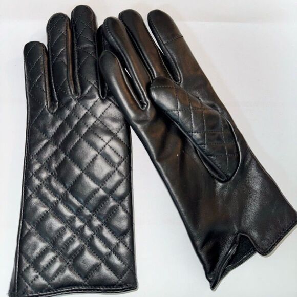 Accessories - Women’s medium faux leather gloves